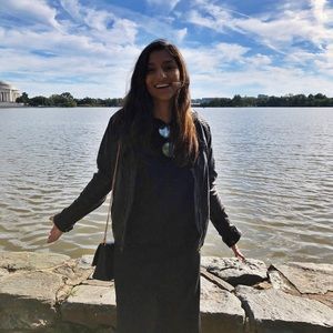 Meet your Posher, Jeevna